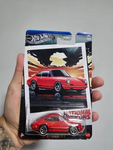 Hot Wheels Porsche 911 R da coleção Silver Series: National Icons (peça 5/5).