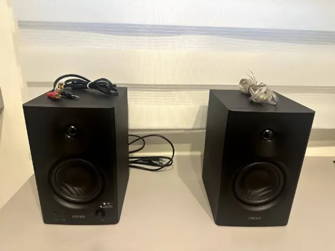 Caixas de Som Edifier MR4