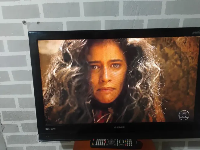 Vendo tv 32" Semp infinity DTV hdmi 