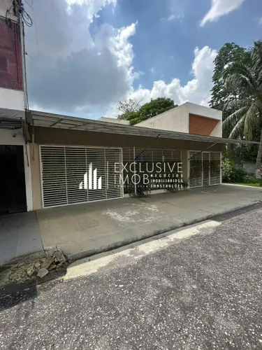 JARDIM TROPICAL CASA DE 250 METROS, 3 SUÍTES COM 4 BANHEIROS