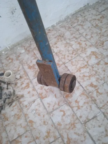 Macaco hidráulico tipo unha para transporte de cargas