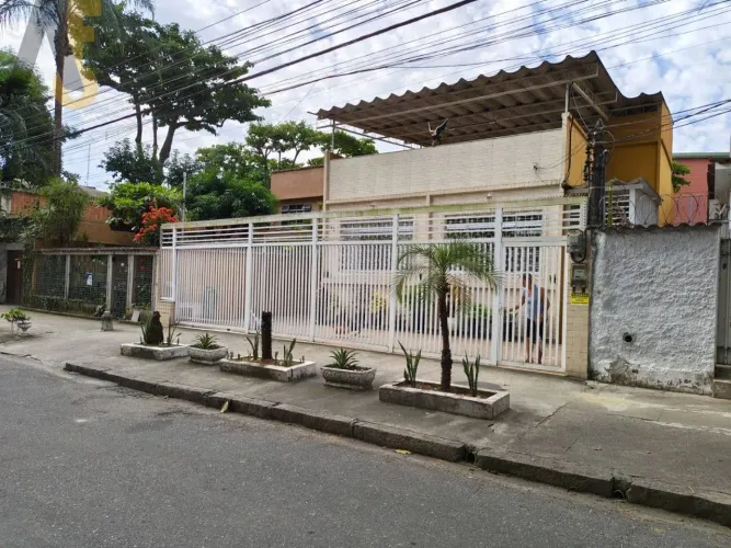 Casa com 3 dormitórios à venda, 127 m² por R$ 700.000,00 - Tanque - Rio de Janeiro/RJ