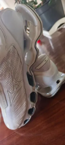 * VENDO MIZUNO PROPECY *