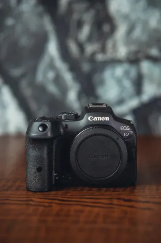 Canon EOS R7 + Cage e acessórios.