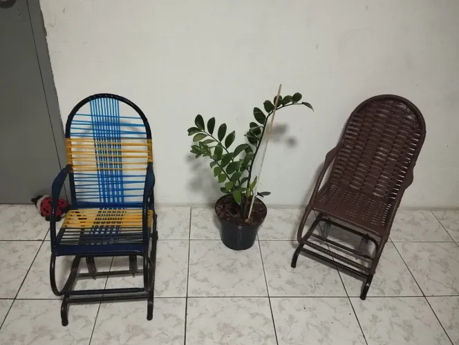 DUAS CADEIRA DE BALANÇO INFANTIL