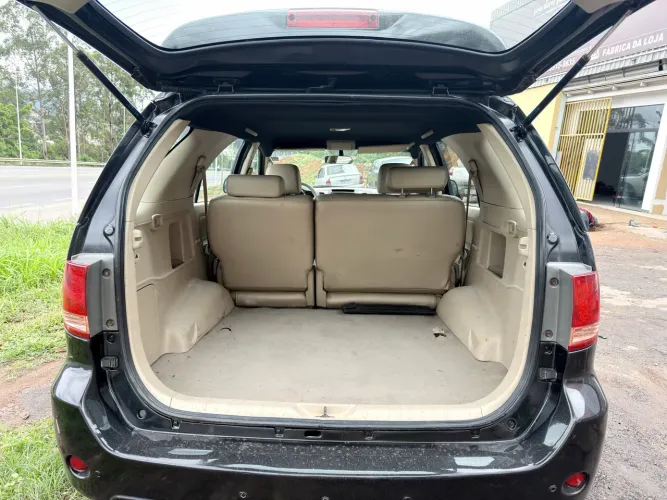 Toyota Hilux SW4 SRV D4-d 4X4 3.0 TDI Dies. AUT 2007