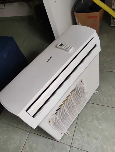 Vendo ar condicionado Elgin 9 mil BTUs convencional