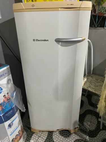 Vende-se um freezer
