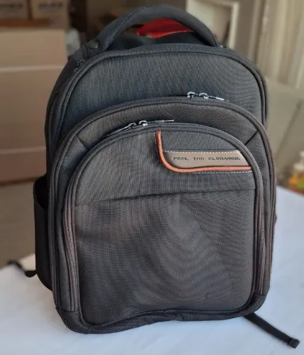 Mochila Executiva Seanite p/ Notebook - Reforçada e Bem Conservada