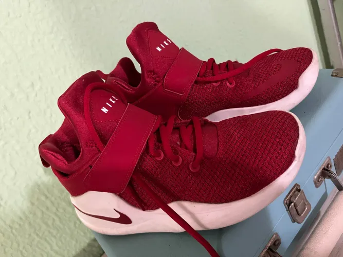 Tênis Nike Basquete Vermelho 37
