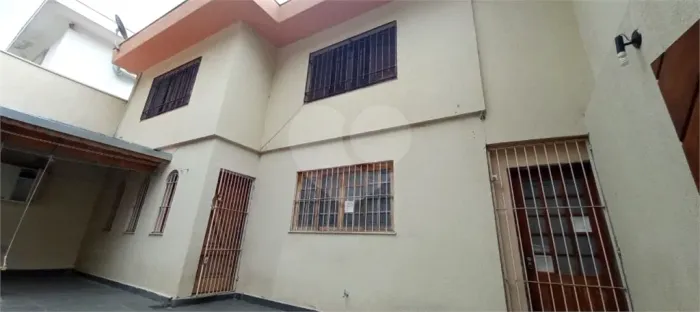 Sobrado para locação no Parque Maria Domitila com 250m2 de terreno e 120m2 de área constru