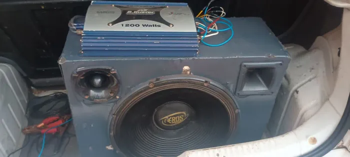 Vendo som automotivo sub de 15 acompanha módulo de 1200w