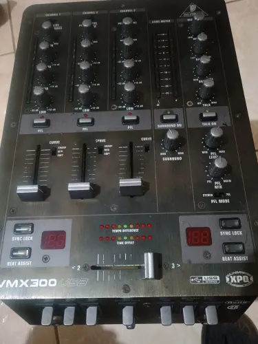 Vendo Mixer para DJ Behringer vmx 300 USB 3 canais 