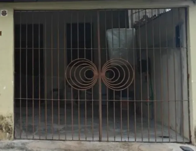 Vendo 2 portões de garagem