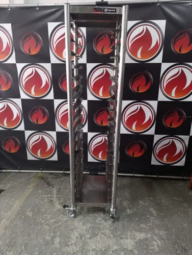 Carrinho 41x48x1,75 todo no aço inox marca MACOM usado rodízio funcionando perfeitamente