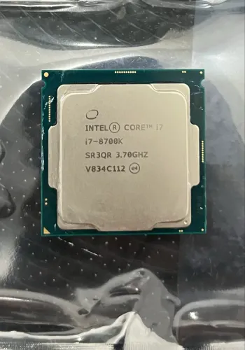 Processador Intel Core i7-8700K | 6 Núcleos / 12 Threads | Até 4.7 GHz | LGA 1151