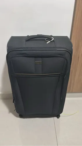 Mala grande de viagem - 23kg Novinha - Marca: Dockers