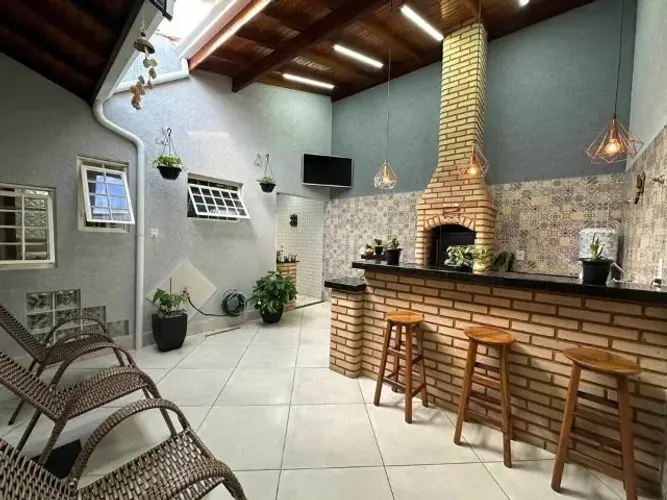 Casa a venda em PARACATÚ-MG