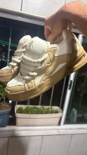 VENDO TÊNIS ZARA ORIGINAL BEGE ESTILOSO