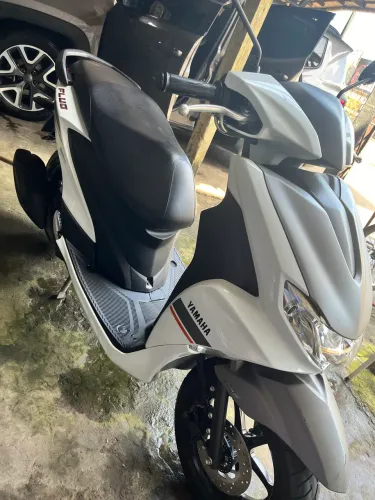 Moto Yamaha Fluo 125 - 2024 | Única Dona
