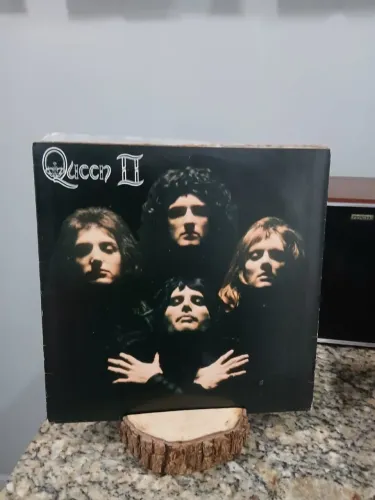 Vinil Queen