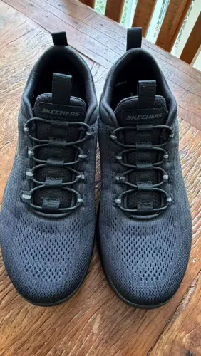 Tênis novo sem uso Skechers Summits Louvin.