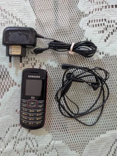 Celular Samsung GT-E1086W GSM Dual Band