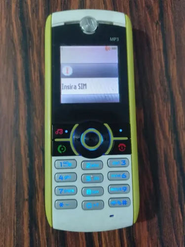 celular para ligações motorola - aceita somente chip da claro - facilito a entrega