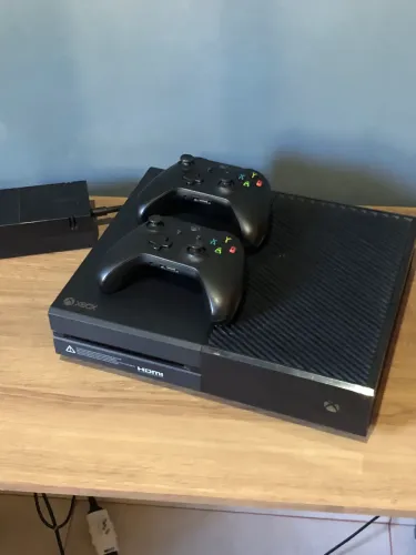 Xbox one 1tb 2 controles