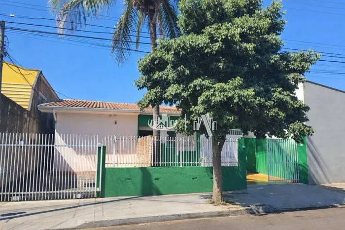 Casa Comercial à venda, 230 m² por R$ 870.000 - Vila Ziober - Londrina/PR