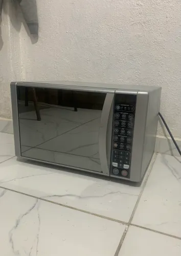 Microondas Electrolux Espelhado 31 litros função grill