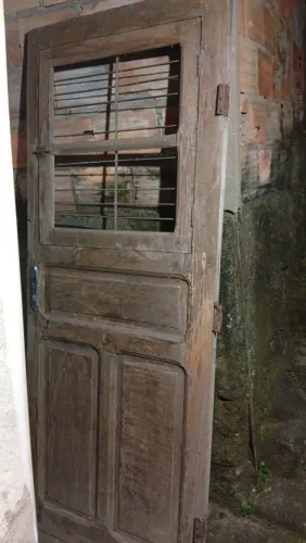 Porta de sucupira