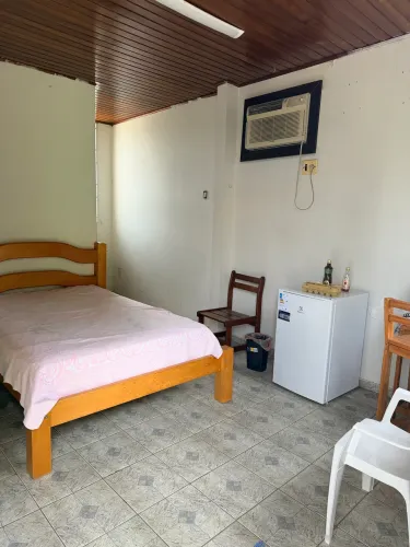 Quarto mobiliado 