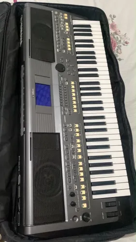 Teclado psr 670