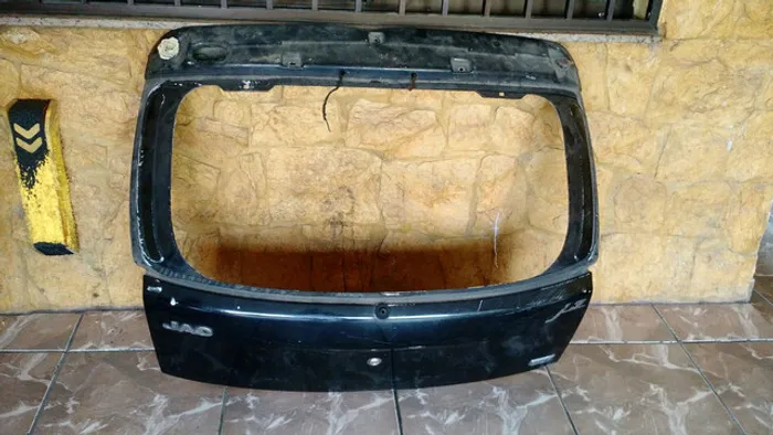 Tampa traseira jac Motors j3 hatch