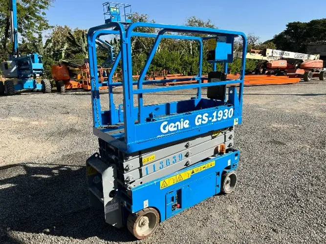 Plataforma Elevatória Tesoura Genie GS1930 ano 2010 com garantia