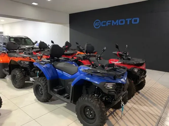 QUADRICICLOS CFORCE  450L, 520 L, 625L e 1.000cc, 4X4 ZERO KM  AUTOMÁTICO PRETO E LARANJA