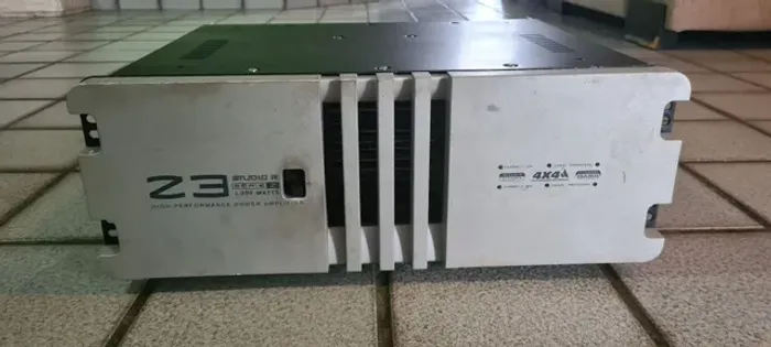 Amplificador potência Studio R Z3