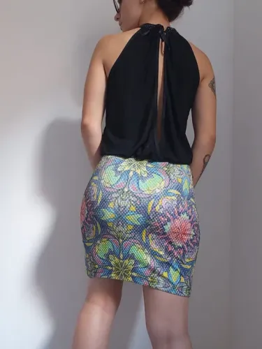 Vestido para balada , leve abertura nas costas