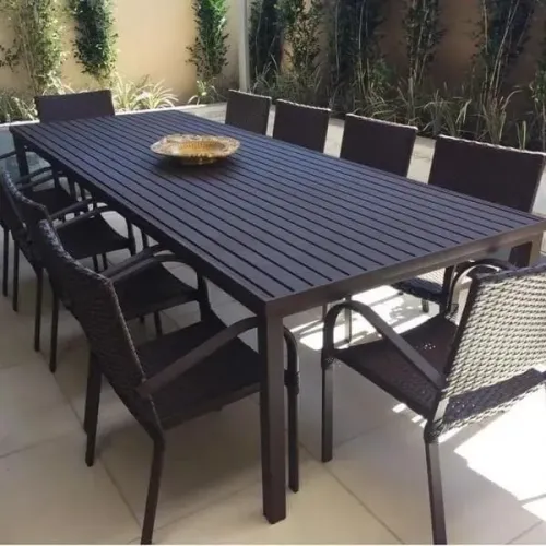 Mesa de jantar em alumínio com 10 cadeiras