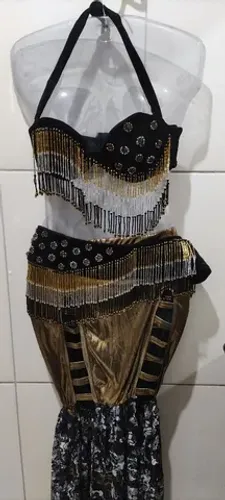 Roupa de dança do ventre preta e dourada