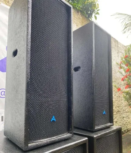 PAR de Caixas ATIVAS Torre 2x1 5Ti1. 1.200wRMS cada