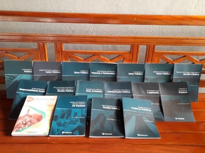 Livros de Gestão Pública semi novo