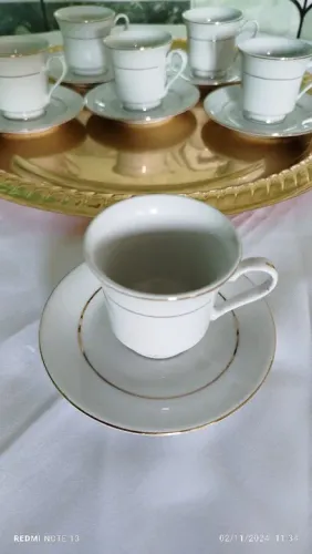 Jogo de Café com 12 Peças - Porcelana Decorada
