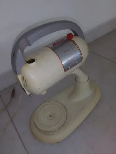 Antiga Batedeira Walita vintage - funcionandop perfeitamente! Estilo batedeira Kitchenaid