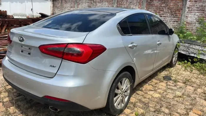 SUCATA KIA CERATO 2015