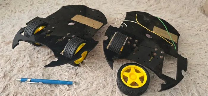 2x Plataformas robóticas com motores e caixa de redução.