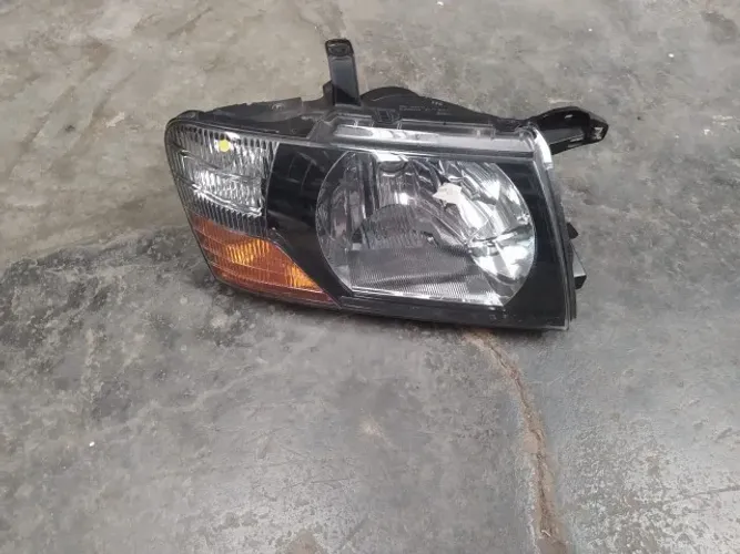 Farol Pajero Full 2000 2001 2002 2003 2004 2005 2006