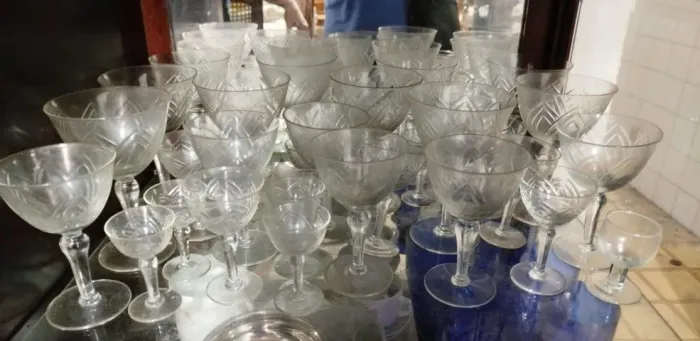 Jogo de copos antigos de cristal