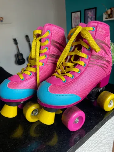 Patins 4 Rodas 31 ao 34 Roller Skate Retro Ajustável Rosa - Fênix Usado